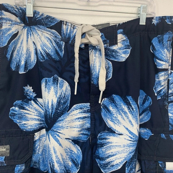 Abercrombie & Fitch Swim Shorts Trunks Men Large Cargo Pocket Floral Print Beach - Picture 3 of 12